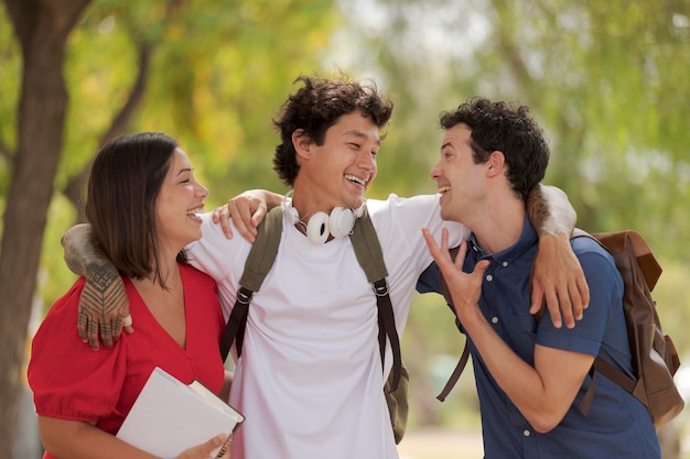 Rompiendo amistades de amigos: señales, pasos y consejos para seguir adelante 3 Rompiendo amistades de amigos: señales, pasos y consejos para seguir adelante