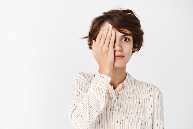 Fobias a la mirada: Explorando los miedos de ser observado y mirado por los demás