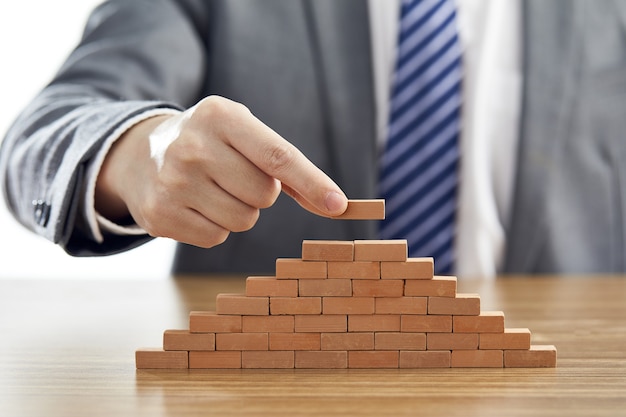 Construyendo confianza: estrategias efectivas en relaciones personales, laborales, de pareja y en uno mismo 4 Construyendo confianza: estrategias efectivas en relaciones personales, laborales, de pareja y en uno mismo