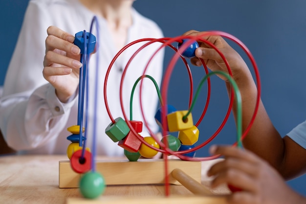 Desarrollo del autoconocimiento en preescolares: Importancia, estrategias, juegos y rol del maestro