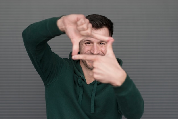 Sinónimos, Palabras Similares y Alternativas a Aparentar