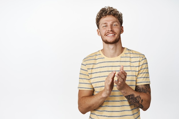 Explorando sinónimos, palabras similares y alternativas a 'bendecido' 4 Explorando sinónimos, palabras similares y alternativas a 'bendecido'