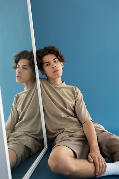 El autoconocimiento: clave en el desarrollo emocional y la toma de decisiones en la adolescencia