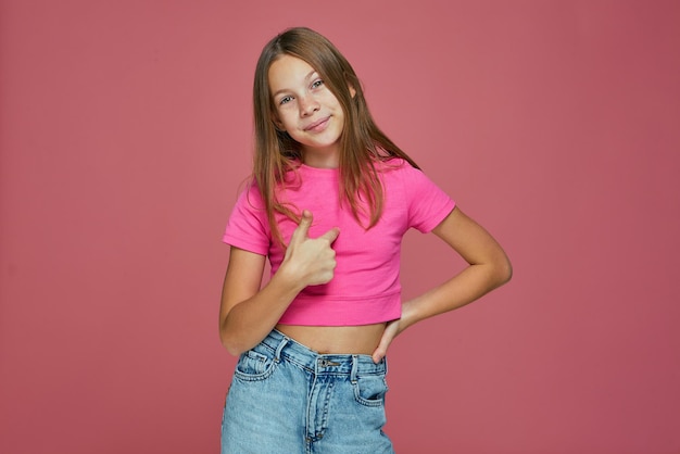 La influencia de la sociedad en el egoísmo humano: factores psicológicos, educación y perspectivas filosóficas