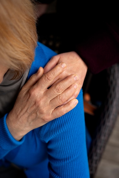 El apego excesivo entre padres e hijos: causas, fomento de la independencia emocional y efectos a largo plazo