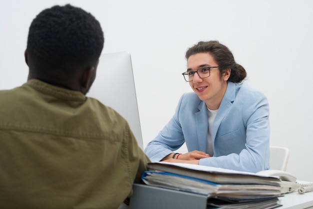 Afrontando tus debilidades en una entrevista de trabajo: estrategias y consejos