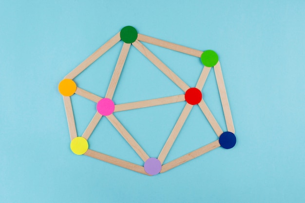 Combinando Eneagramas y MBTI: Explorando y aprovechando las diferencias y beneficios