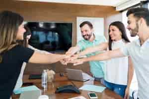 Mejora tu trabajo en equipo con las 5 C: Importancia, Aplicación, Beneficios y Estrategias 2 Mejora tu trabajo en equipo con las 5 C: Importancia, Aplicación, Beneficios y Estrategias