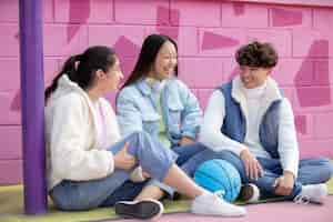 Necesidades esenciales de los adolescentes: emociones, autonomía, pertenencia y orientación