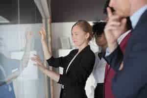 Ejemplos de Elevator Pitch Efectivos para Emprendedores, Presentaciones Impactantes y Búsqueda de Empleo