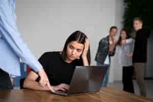 Superando la falta de confianza en uno mismo: causas, consecuencias y estrategias