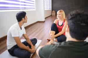 Descubre el poder de un entrenador emocional: funciones, beneficios, búsqueda y técnicas 2 Descubre el poder de un entrenador emocional: funciones, beneficios, búsqueda y técnicas