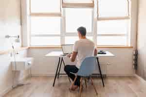 Emprende tu camino hacia el éxito: Ideas, pasos, consejos y herramientas para emprendedores autónomos